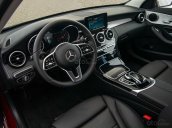 Mercedes C180 ưu đãi cực khủng những ngày cuối năm