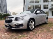 Cần bán lại xe Chevrolet Cruze năm sản xuất 2017, màu bạc còn mới, 432tr