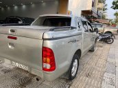 Cần bán xe Toyota Hilux 2009, màu bạc, nhập khẩu