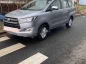 Cần bán Toyota Innova sản xuất năm 2017, màu ghi xám