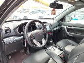 Cần bán xe Kia Sorento đời 2015, màu đen, số tự động