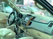 Bán Toyota Fortuner năm sản xuất 2010, màu đen số sàn