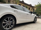 Cần bán gấp Mazda 6 sản xuất 2018, màu trắng chính chủ