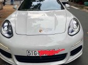 Bán gấp chiếc Porsche Panamera sản xuất năm 2016, màu trắng, nhập khẩu nguyên chiếc