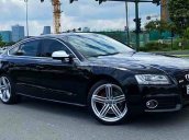 Bán Audi A5 sản xuất năm 2011, màu kem (be), nhập khẩu nguyên chiếc còn mới, giá 685tr