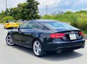 Bán Audi A5 sản xuất năm 2011, màu kem (be), nhập khẩu nguyên chiếc còn mới, giá 685tr