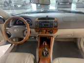 Cần bán xe Toyota Camry năm sản xuất 2004 còn mới