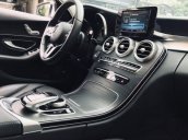 Bán Mercedes C class năm 2018, màu trắng còn mới