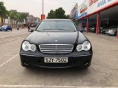 Cần bán gấp Mercedes C180 đời 2005, màu đen