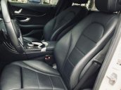 Bán Mercedes C class năm 2018, màu trắng còn mới