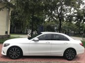 Bán Mercedes C class năm 2018, màu trắng còn mới