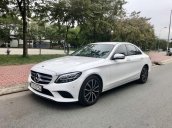 Bán Mercedes C class năm 2018, màu trắng còn mới