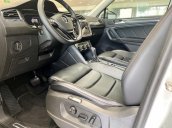 Tiguan Luxury màu trắng - dẫn động 4 bánh - Nhập khẩu 100% - Ưu đãi tháng 11 lên đến 120 triệu và nhiều quà tặng phụ kiện