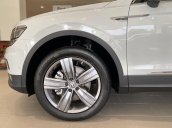 Tiguan Luxury màu trắng - dẫn động 4 bánh - Nhập khẩu 100% - Ưu đãi tháng 11 lên đến 120 triệu và nhiều quà tặng phụ kiện