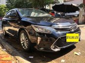 Cần bán lại xe Toyota Camry năm sản xuất 2018, màu đen còn mới