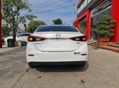 Cần bán Mazda 3 đăng ký lần đầu 2018, màu Trắng xe gia đình giá 586 triệu đồng