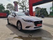 Cần bán Mazda 3 đăng ký lần đầu 2018, màu Trắng xe gia đình giá 586 triệu đồng