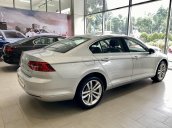 Passat Bluemotion màu bạc - Sedan 5 chỗ nhập 100% Đức - giảm hơn trước bạ và nhiều quà tặng phụ kiện cuối năm