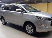 Bán ô tô Toyota Innova sản xuất 2016, màu bạc, số sàn