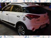 Cần bán Hyundai i20 Active sản xuất 2016, màu trắng, nhập khẩu 