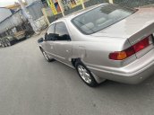 Cần bán lại xe Toyota Camry sản xuất năm 2002, giá ưu đãi