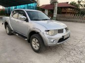 Xe Mitsubishi Triton đời 2011, màu bạc, nhập khẩu số sàn, 275tr