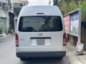 Cần bán lại xe Toyota Hiace năm 2016, màu bạc còn mới