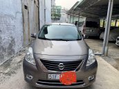 Bán xe Nissan Sunny đời 2014, màu xám còn mới