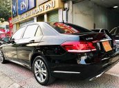 Cần bán gấp Mercedes E250 sản xuất 2015, màu đen, số tự động