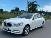 Bán xe Mercedes E250 năm 2010, màu trắng, nhập khẩu nguyên chiếc