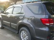 Bán xe Toyota Fortuner sản xuất 2014, màu xám còn mới, giá 620tr