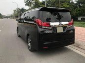 Bán Toyota Alphard sản xuất 2016, màu đen còn mới