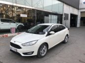 Bán xe Ford Focus năm 2017, màu trắng