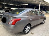 Bán xe Nissan Sunny đời 2014, màu xám còn mới