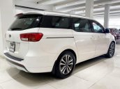 Cần bán lại xe Kia Sedona năm sản xuất 2016, màu trắng còn mới, 760tr