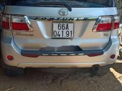 Bán xe Toyota Fortuner năm sản xuất 2009, màu bạc, xe nhập