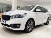 Cần bán lại xe Kia Sedona năm sản xuất 2016, màu trắng còn mới, 760tr