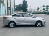 Cần bán gấp Toyota Vios đời 2017, màu bạc số tự động