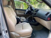 Cần bán Toyota Fortuner sản xuất năm 2014, màu bạc chính chủ