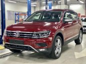 Tiguan Luxury S đỏ đô - SUV 7 chỗ nhập khẩu - dẫn động 4motion. Dành cho khách hàng yêu thích sự hoàn hảo