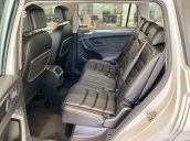 ( Vw Sài Gòn) Tiguan Allspace Luxury màu trắng khuyến mãi trước bạ 120 triệu đồng và nhiều quà tặng - Ngân hàng 80%