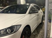 Cần bán xe Hyundai Elantra 2.0 2017, màu trắng còn mới, giá tốt 540 triệu đồng