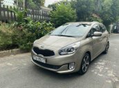 Cần bán xe Kia Rondo năm sản xuất 2016, màu vàng còn mới