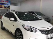 Cần bán lại xe Kia K3 năm 2016, màu trắng, 475 triệu