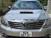 Bán ô tô Toyota Fortuner sản xuất năm 2014, màu bạc, xe gia đình