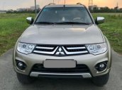 Bán Mitsubishi Pajero 2014 số sàn máy dầu Vàng Kim đẹp