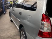 Gia đình bán lại xe Toyota Innova sản xuất 2015, màu bạc