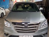 Gia đình bán lại xe Toyota Innova sản xuất 2015, màu bạc