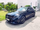 Cần bán lại xe Mercedes C class sản xuất năm 2019, màu đen còn mới