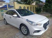 Bán Hyundai Accent đời 2019, màu trắng chính chủ